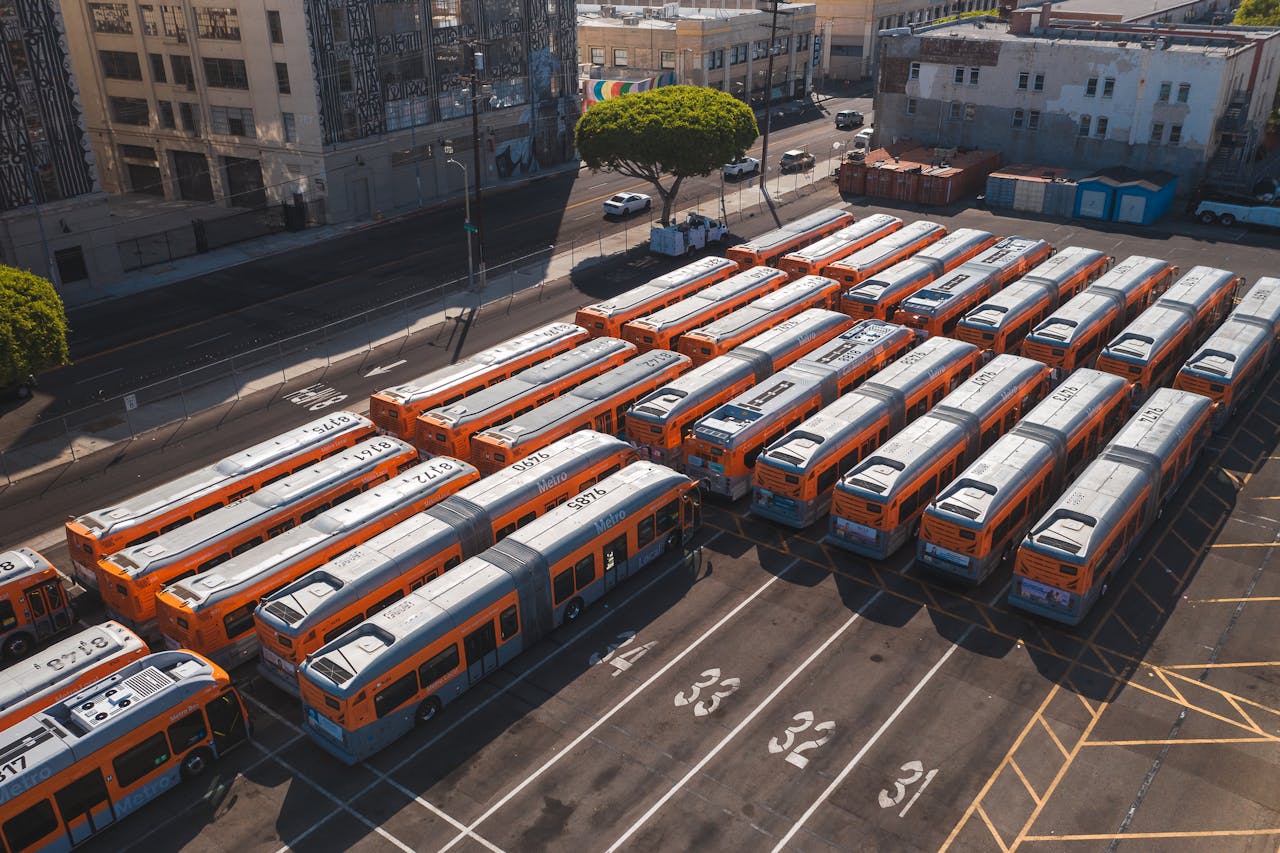 Hangar de autobuses urbanos_Krüger